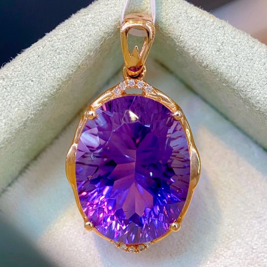 14k Gold 9.43 Ctw Natural Amethyst & Diamond Pendant( Without Chain ): Ref:231035067 // gold content:14k gold // main gemstone:amethyst // shape:oval // carat weight:9. 4ct // color:purple // treatment:natural // // adjacent gemstone 2 : diamond // number of stones:10