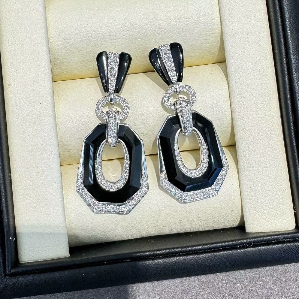 14k Gold 0.67 Ct Natural H Diamond Earrings: Ref:231035111 // gold content:14k gold // main gemstone:diamond // shape:round // carat weight:0. 67ct // clarity grade:vs-si // color:h // treatment:natural // cut grade:g // // adjacent gemstone 2