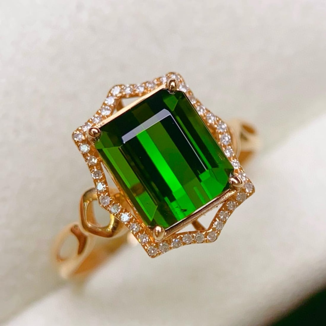 14k Gold 3.42 Ctw Natural Tourmaline & Diamond Ring: Ref:231035128 // gold content:14k gold // ring size:7. 25us // // main gemstone:tourmaline // shape:octagonal // carat weight:3. 3ct // color:green // treatment:natural // // adjacent gemstone 2 :
