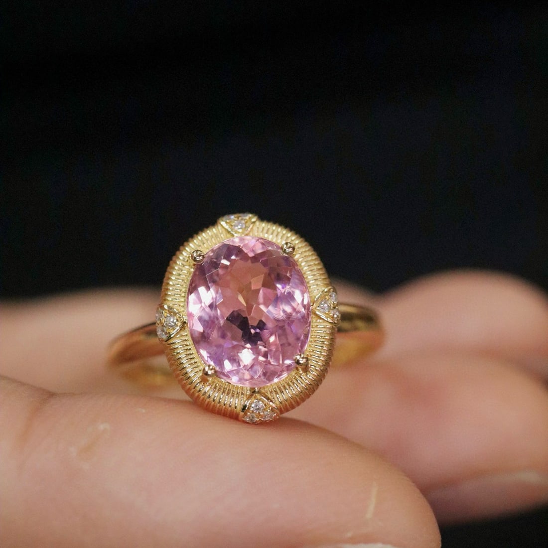 14k Gold 2.46 Ctw Natural Tourmaline & Diamond Ring: Ref:231035131 // gold content:14k gold // ring size:7. 25us // // main gemstone:tourmaline // shape:oval // carat weight:2. 4ct // color:pink // treatment:natural // // adjacent gemstone 2 : diamond