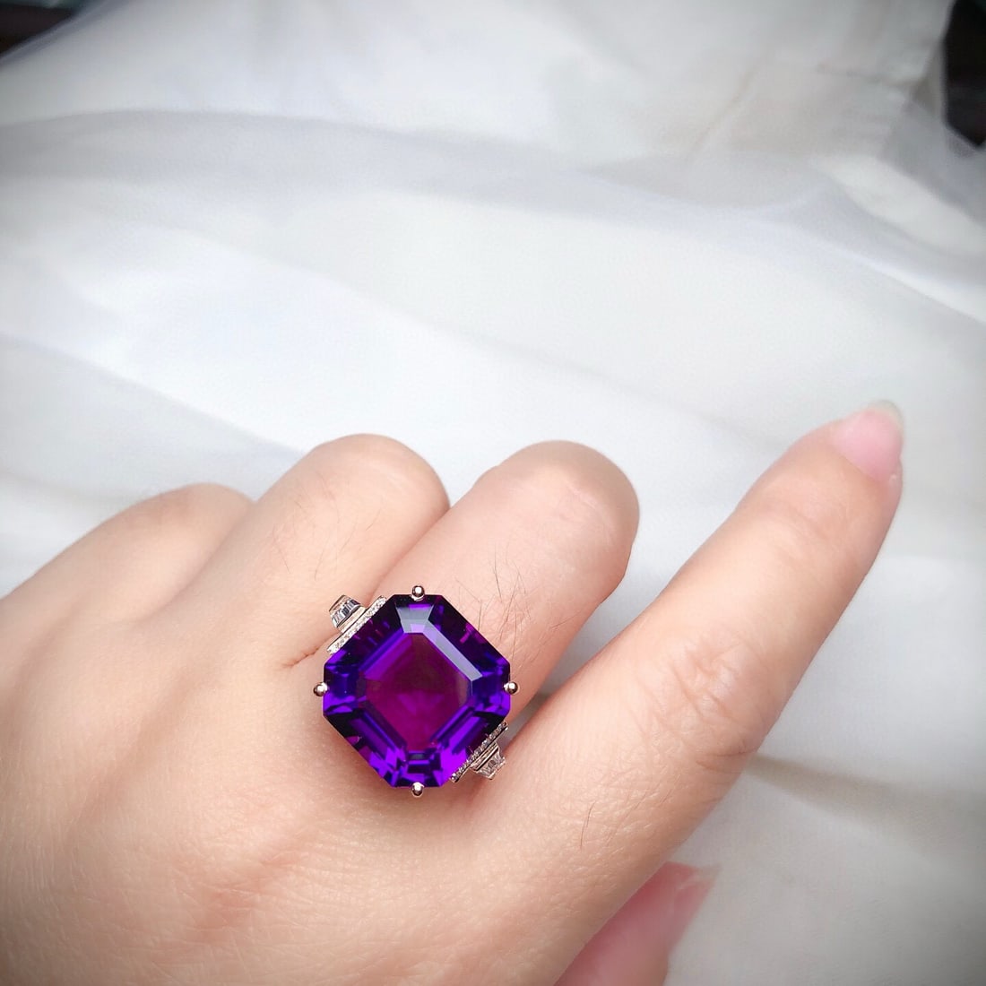 14k Gold 14.02 Ct Natural Amethyst & Diamond & Sapphire Ring - 6