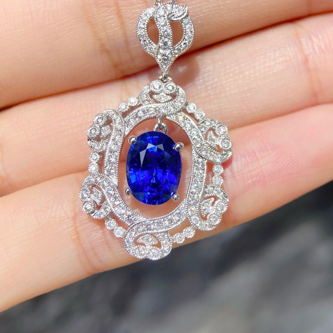 14k Gold 3.35 Ctw Natural Sapphire & Diamond Pendant( Without Chain ): Ref:231035151 // gold content:14k gold // main gemstone:sapphire // shape:oval // carat weight:2. 69ct // color:blue // treatment:natural // // adjacent gemstone 2 : diamond // shape:round // carat
