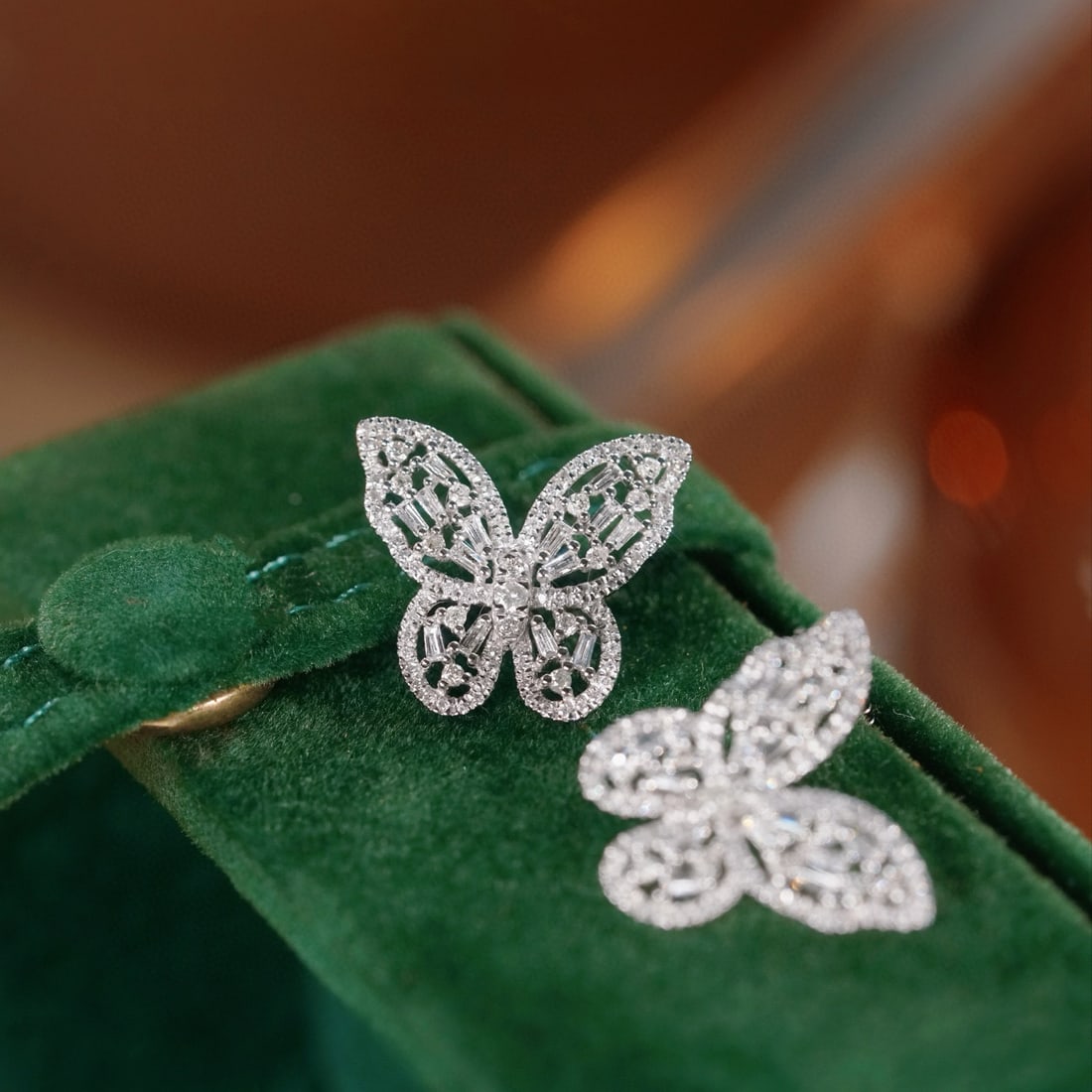 14k Gold 0.70 Ct Natural H Diamond & Butterfly Earrings - 3
