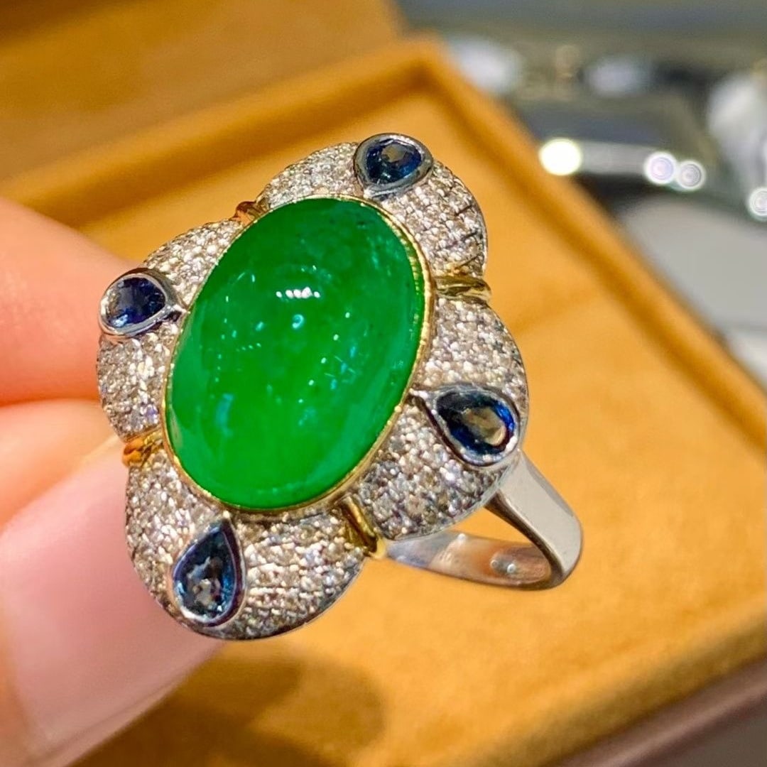 14k Gold 4 Ct Vivid Green Natural Emerald & Diamond Ring - 3