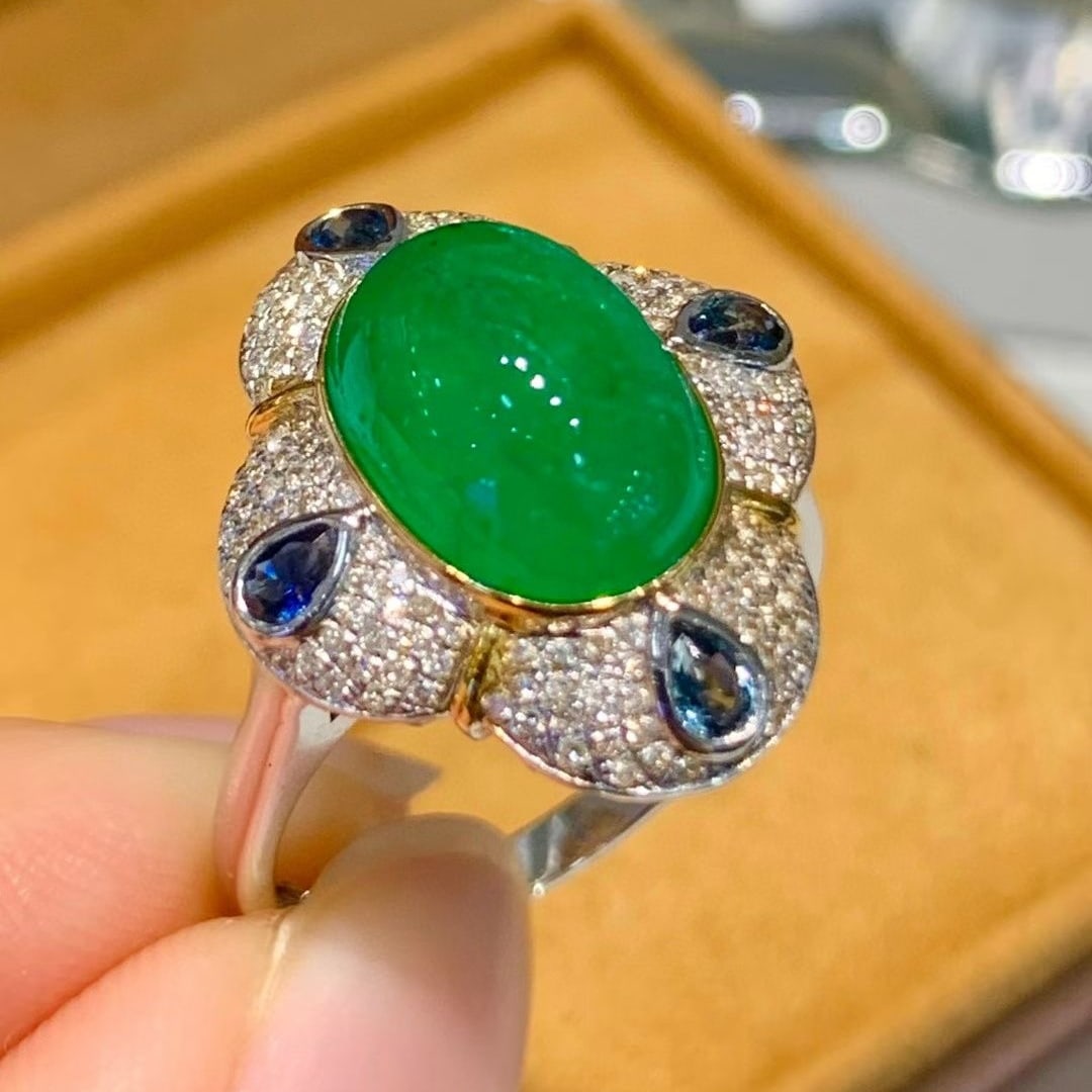 14k Gold 4 Ct Vivid Green Natural Emerald & Diamond Ring - 4