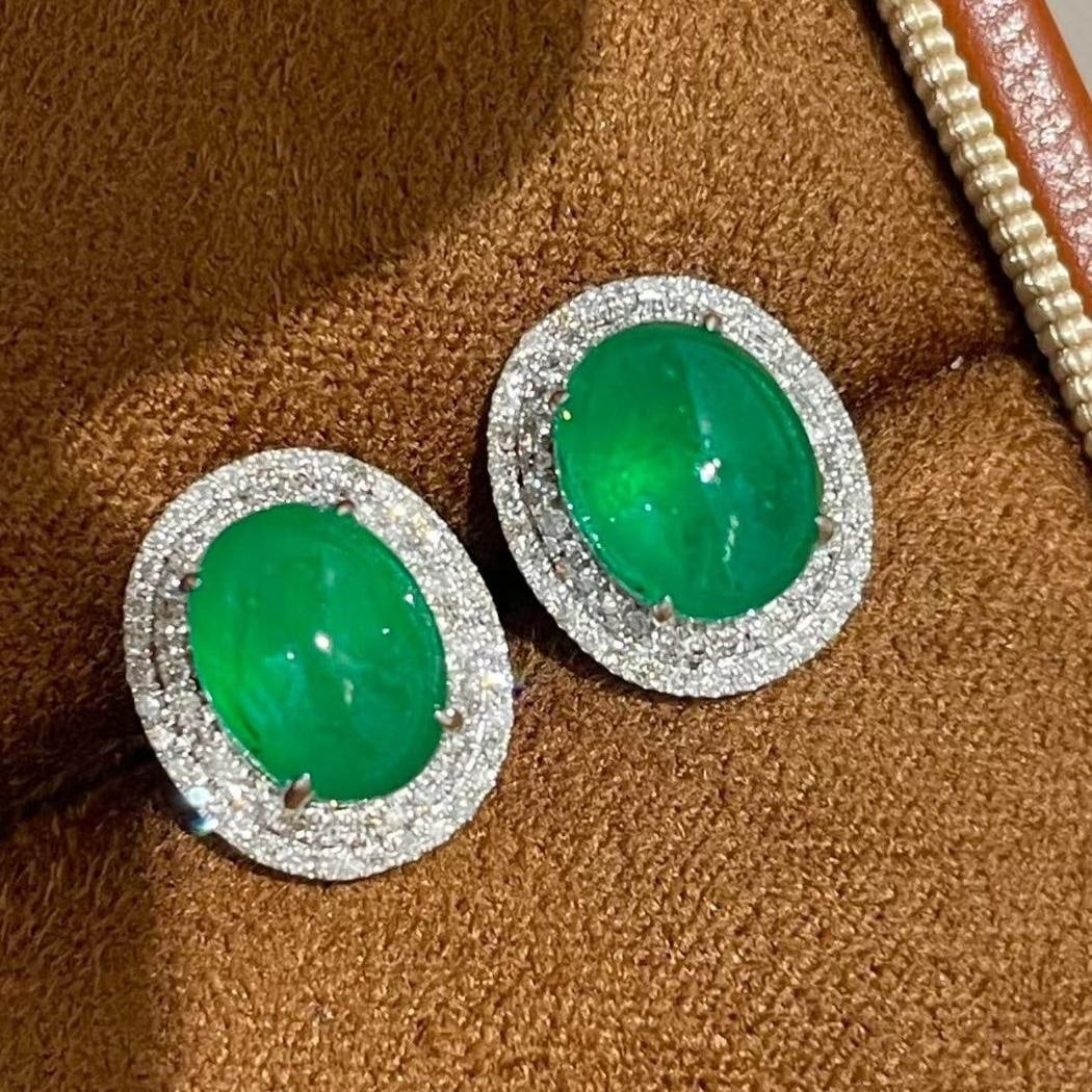 14k Gold 3.66 Ct Natural Emerald & Diamond Earrings: Ref:231035191 // gold content:14k gold // main gemstone:emerald // shape:oval // carat weight:3. 66ct // color:green // treatment:natural // // adjacent gemstone 2 : diamond // shape:round // clarity 