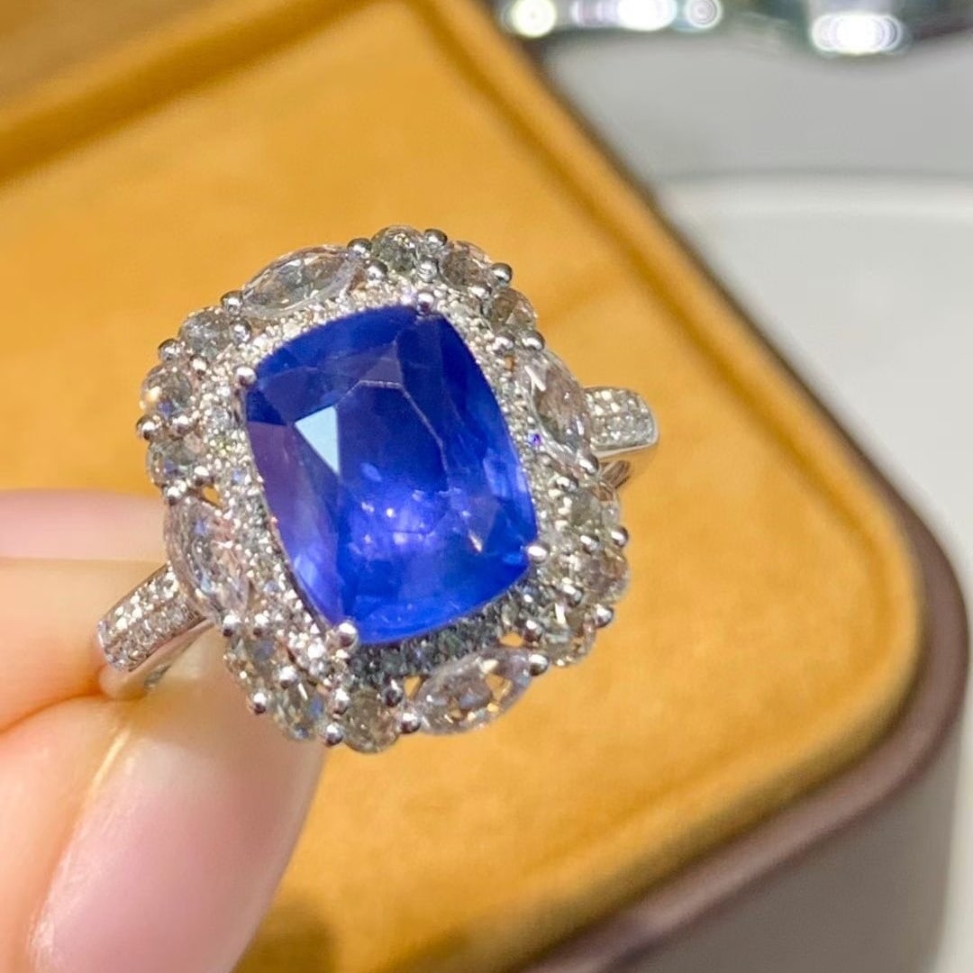14k Gold 3.1 Ct Natural Sapphire & Diamond Ring - 4