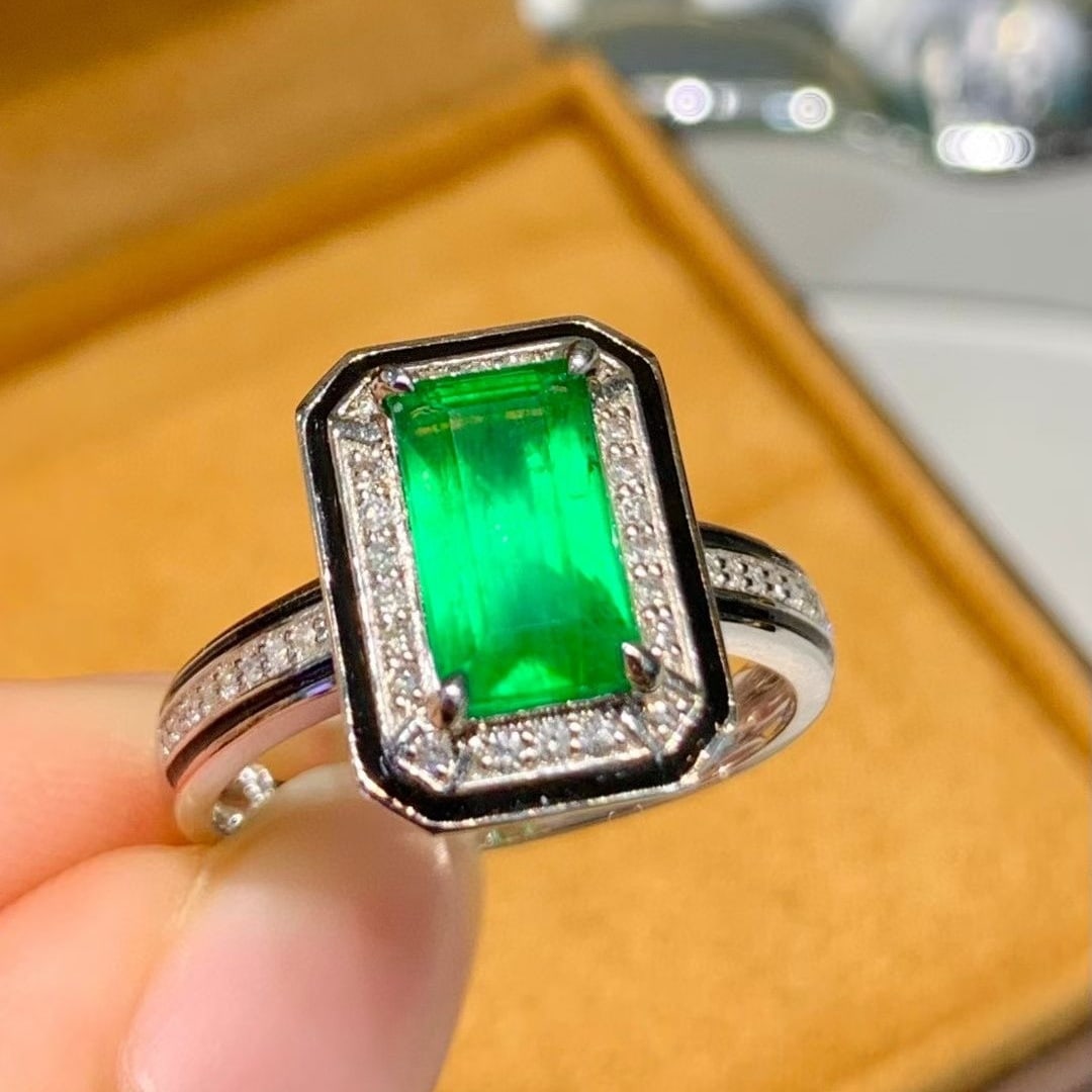 14k Gold 1.7 Ct Vivid Green Natural Emerald & Diamond Ring - 3