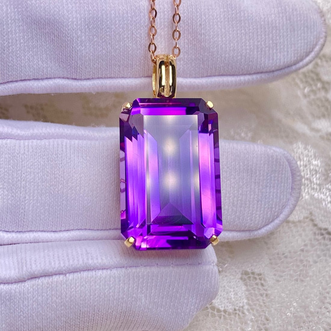14k Gold 16.98 Ct Natural Amethyst Pendant( Without Chain ): Ref:231035209 // gold content:14k gold // main gemstone:amethyst // shape:emerald // carat weight:16. 98ct // color:purple // treatment:natural // High Estimate: 2100 Low Estimate: 1400 Condition: New