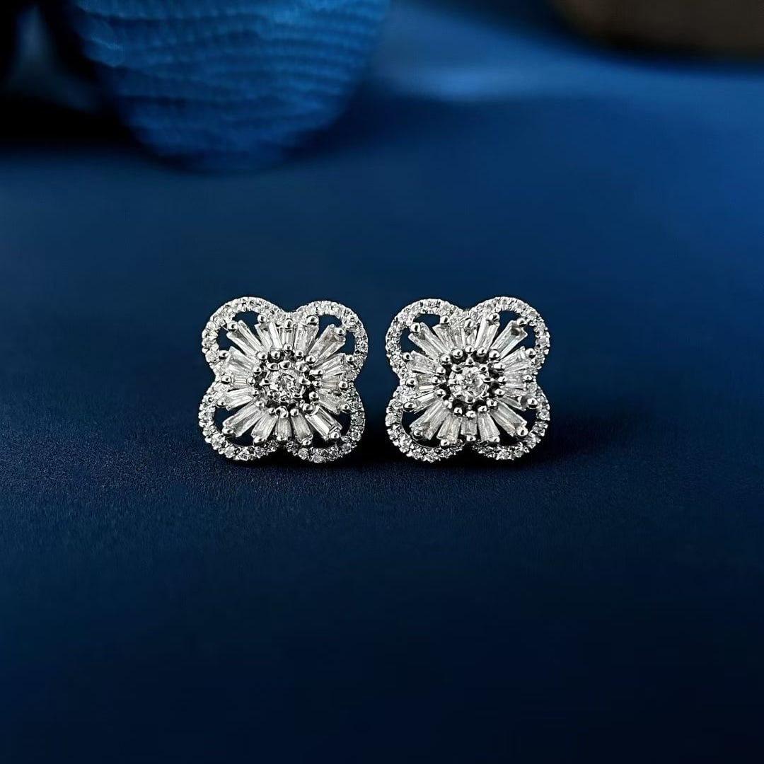 14k Gold 0.7 Ct Natural H Diamond Earrings: Ref:231035230 // gold content:14k gold // main gemstone:diamond // shape:multiply // carat weight:0. 7ct // clarity grade:vs-si // color:h // treatment:natural // High Estimate: 3300 Low Estimate: