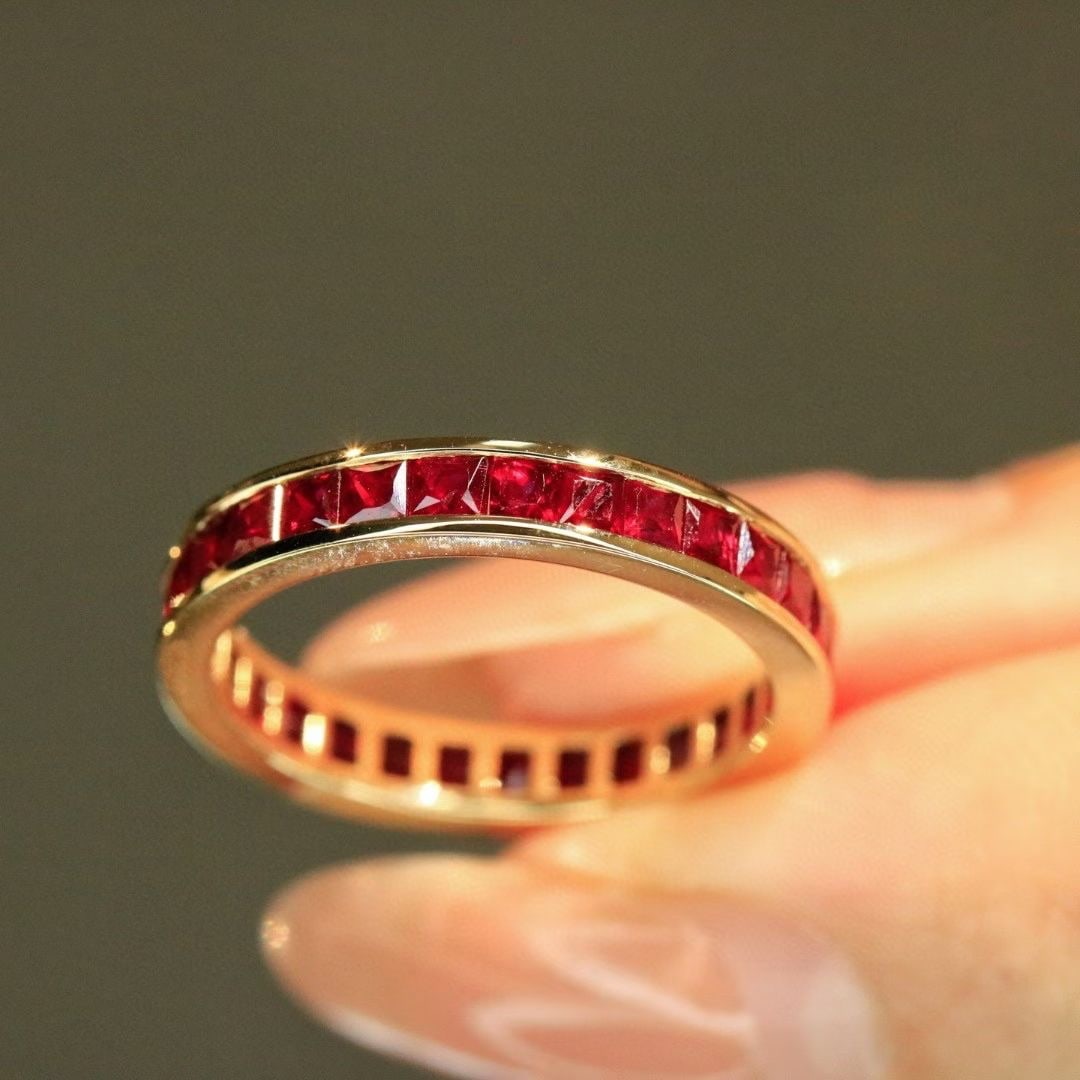 14k Gold 2.2 Ct Natural Ruby Ring: Ref:231035243 // gold content:14k gold // ring size:7. 25us // // main gemstone:ruby // shape:princess // carat weight:2. 2ct // color:red // treatment:natural // Low Estimate: 2600 High Estimate: