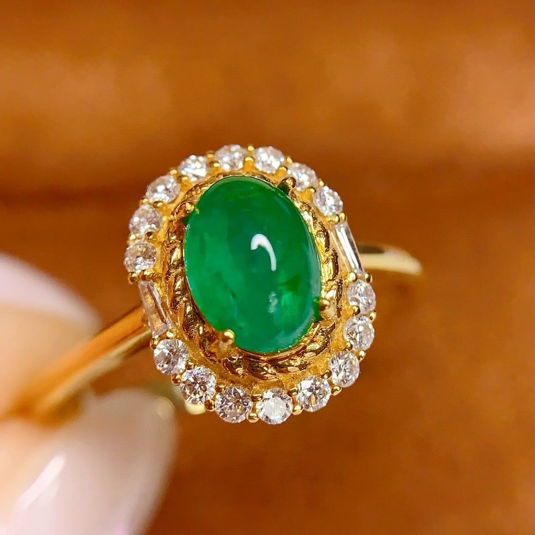 14k Gold 1 Ct Vivid Green Natural Emerald & Diamond Ring: Ref:231036012 // gold content:14k gold // ring size:7. 25us // // main gemstone:emerald // shape:oval // carat weight:1ct // color:vivid green // treatment:natural // // adjacent gemstone 2 : diamond