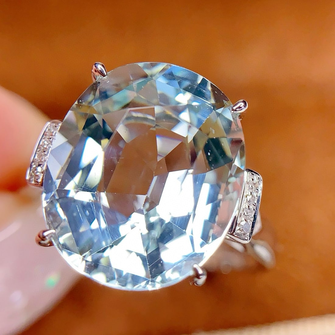 14k Gold 7.65 Ct Natural Aquamarine & Diamond Ring: Ref:231036037 // gold content:14k gold // ring size:7. 25us // // main gemstone:aquamarine // shape:oval // carat weight:7. 65ct // color:blue // treatment:natural // // adjacent gemstone 2 : diamond