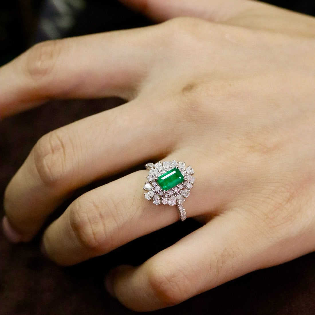 14k Gold 1.74 Ctw Vivid Green Natural Emerald & Diamond Ring - 6