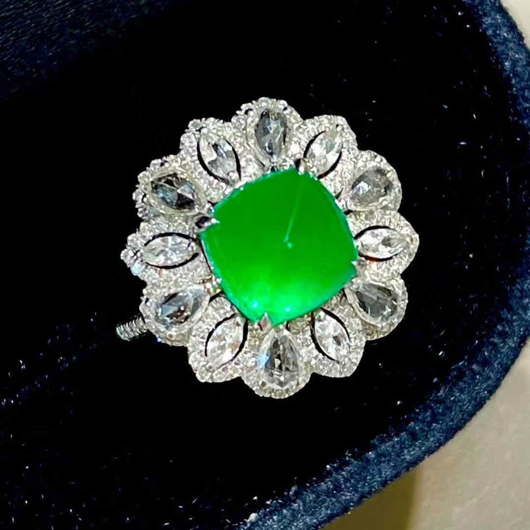 14k Gold 2 Ct Vivid Green Natural Emerald & Diamond & Sapphire Ring - 2