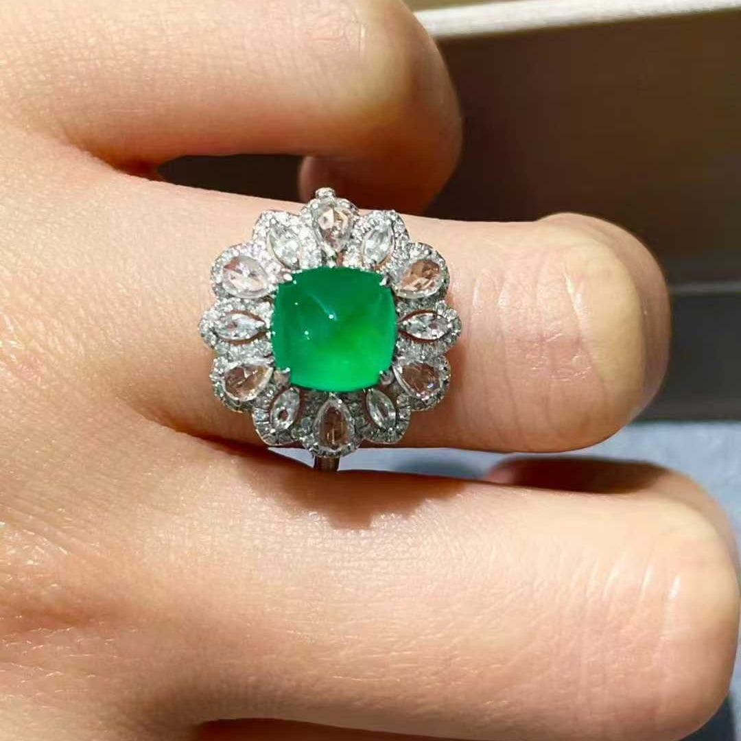 14k Gold 2 Ct Vivid Green Natural Emerald & Diamond & Sapphire Ring - 4