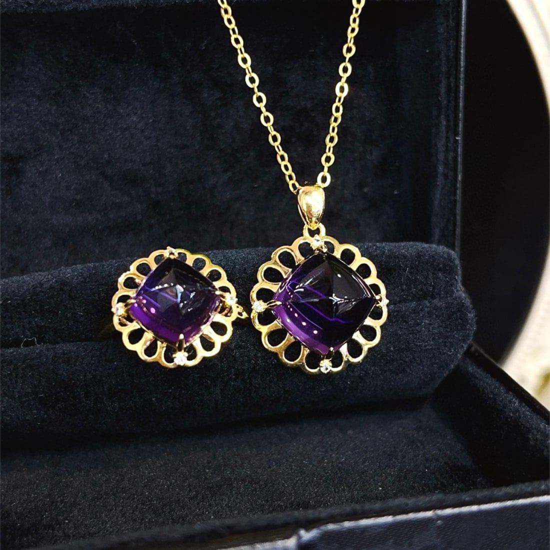 14k Gold 18.48 Ct Natural Amethyst & Sapphire Jewelry Set: Ref:231036061 // gold content:14k gold // ring size:7. 25us // // ring // main gemstone:amethyst // shape:suger-loaf // carat weight:4. 38ct // color:purple // treatment:natural // // adjacent