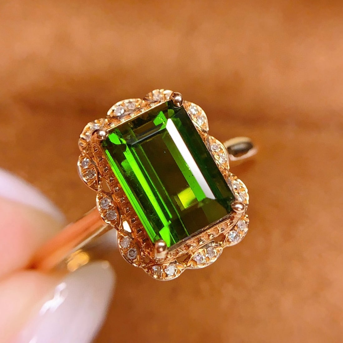 14k Gold 2.2 Ct Natural Tourmaline & Diamond Ring: Ref:231036090 // gold content:14k gold // ring size:7. 25us // // main gemstone:tourmaline // shape:octagonal // carat weight:2. 2ct // color:green // treatment:natural // // adjacent gemstone 2 :