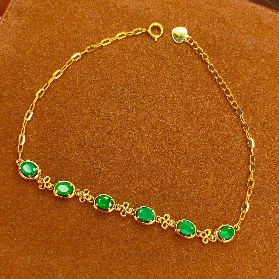 14k Gold 2 Ct Vivid Green Natural Emerald Bracelet - 4