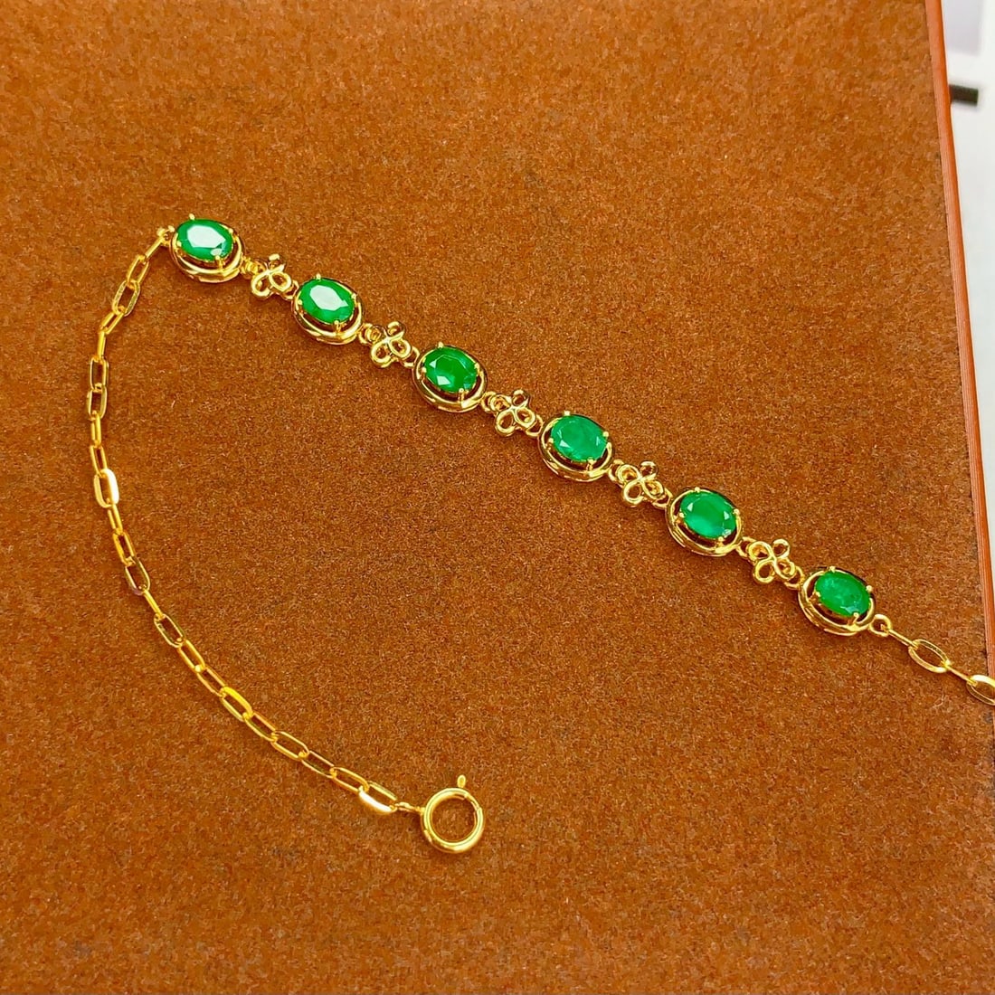 14k Gold 2 Ct Vivid Green Natural Emerald Bracelet - 6