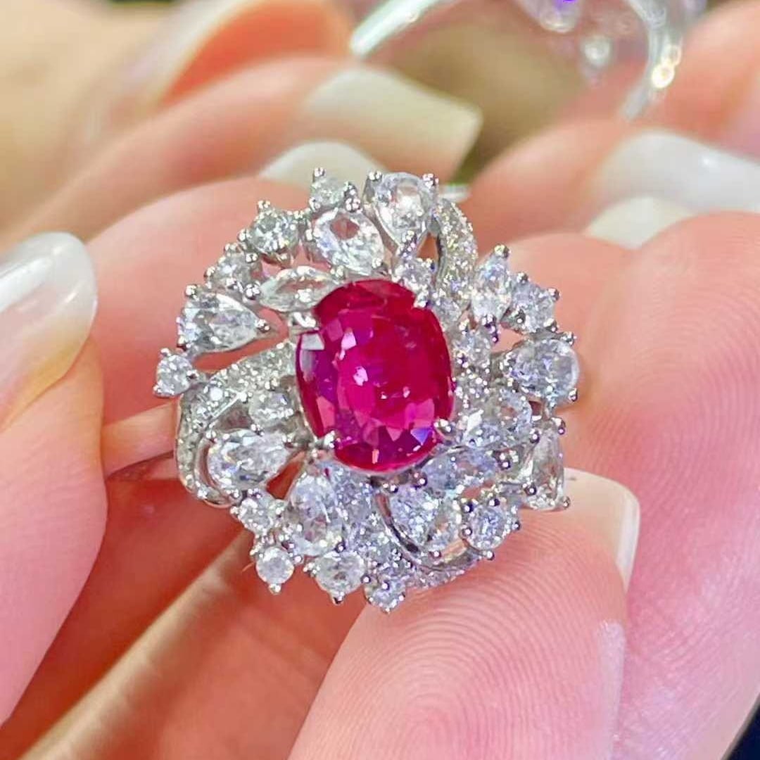 14k Gold 1.05 Ct Natural Ruby & Diamond Ring: Ref:231036107 // gold content:14k gold // ring size:7. 25us // // main gemstone:ruby // shape:oval // carat weight:1. 05ct // color:red // treatment:natural // // adjacent gemstone 2 : diamond //