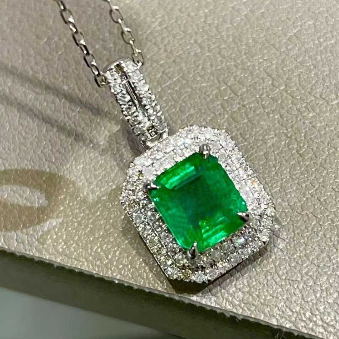 14k Gold 1 Ct Vivid Green Natural Emerald & Diamond Pendant( Without Chain ): Ref:231036110 // gold content:14k gold // main gemstone:emerald // shape:octagonal // carat weight:1ct // color:vivid green // treatment:natural // // adjacent gemstone 2 : diamond // shape:round //