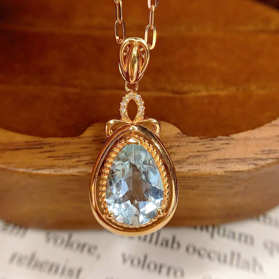 14k Gold 2 Ct Natural Aquamarine & Diamond Pendant( Without Chain ): Ref:231036119 // gold content:14k gold // main gemstone:aquamarine // shape:pear // carat weight:2ct // color:blue // treatment:natural // // adjacent gemstone 2 : diamond // number of stones:10 //