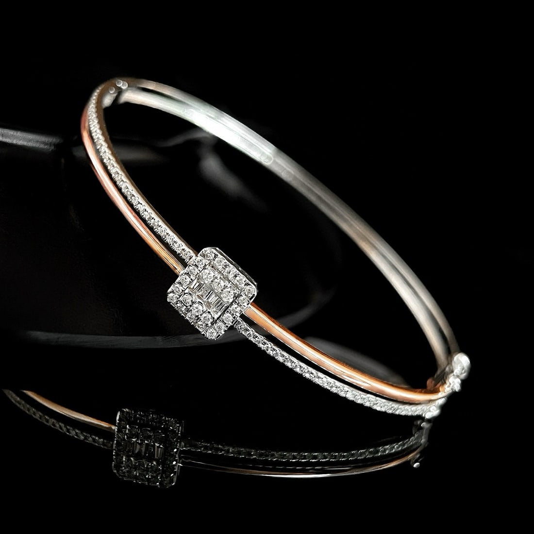 14k Gold 0.7 Ct Natural H Diamond Bangle: Ref:231036131 // gold content:14k gold // main gemstone:diamond // shape:multiply // carat weight:0. 7ct // clarity grade:vs-si // color:h // treatment:natural // Low Estimate: 5500 Condition: New