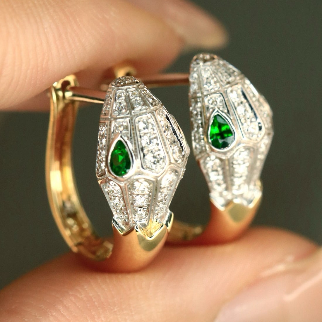 14k Gold 0.70 Ctw Vivid Green Natural Tsavorite & Diamond Earrings - 7