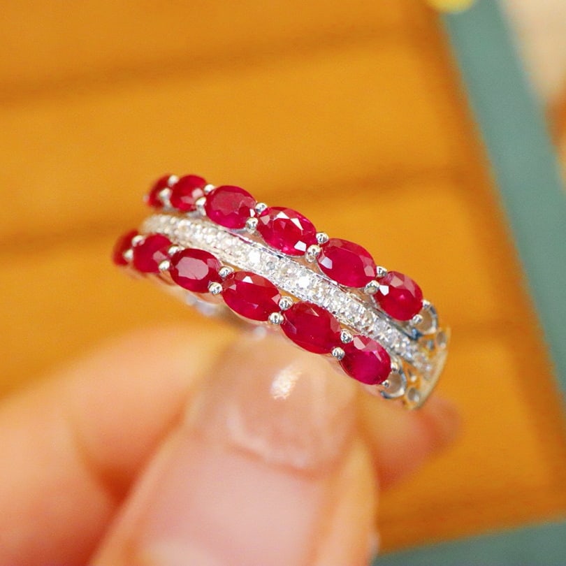 14k Gold 1.34 Ctw Natural Ruby & Diamond Ring: Ref:231036147 // gold content:14k gold // ring size:7. 25us // // main gemstone:ruby // shape:oval // carat weight:1. 25ct // color:red // treatment:natural // // adjacent gemstone 2 : diamond //