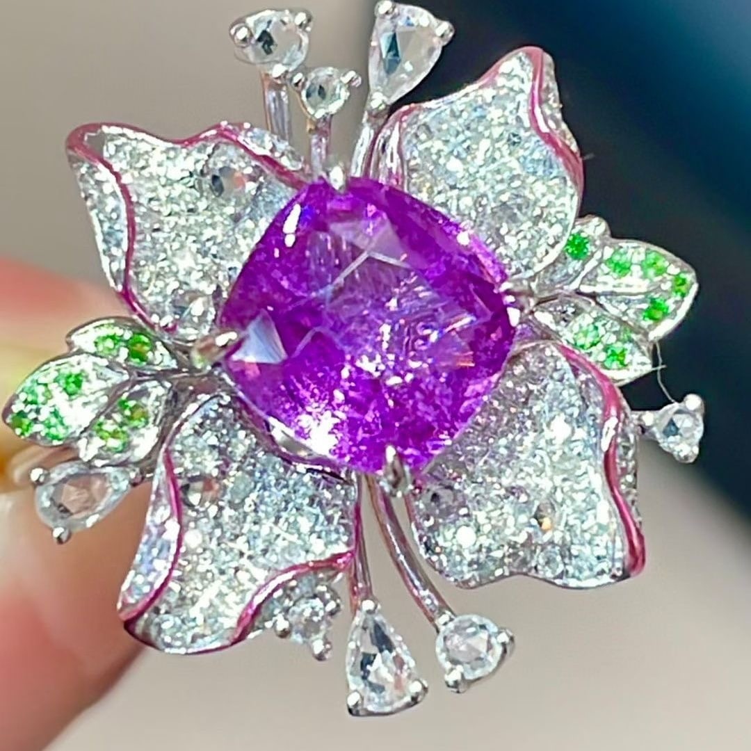 14k Gold 2.08 Ct Natural Sapphire & Diamond Ring: Ref:231036152 // gold content:14k gold // ring size:7. 25us // // main gemstone:sapphire // shape:cushion // carat weight:2. 08ct // color:purple // treatment:natural // // adjacent gemstone 2 :