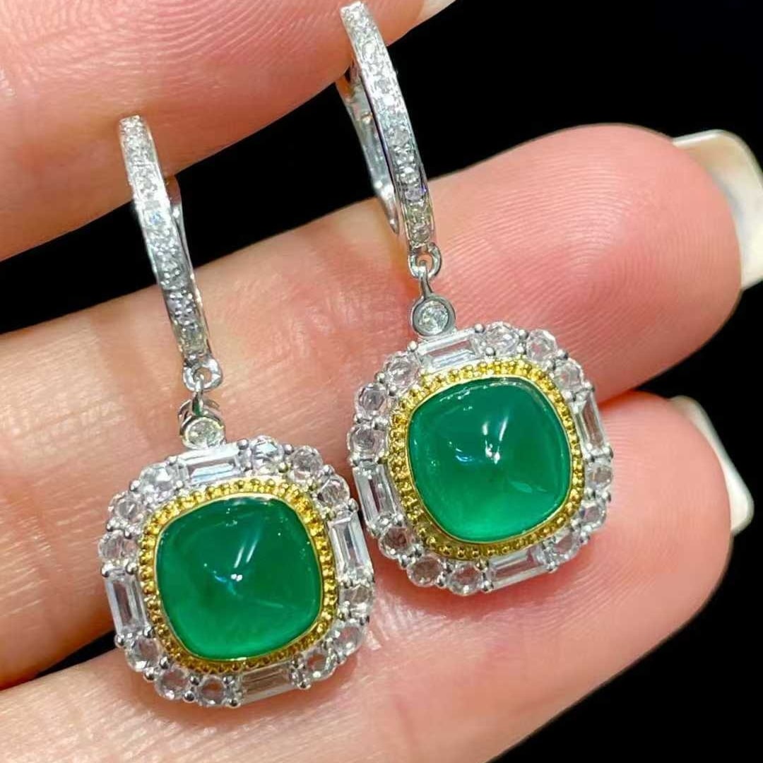 14k Gold 3.3 Ct Natural Emerald & Diamond & Sapphire Earrings: Ref:231036154 // gold content:14k gold // main gemstone:emerald // shape:suger-loaf // carat weight:3. 3ct // color:green // treatment:natural // // adjacent gemstone 2 : diamond // shape:round // cla
