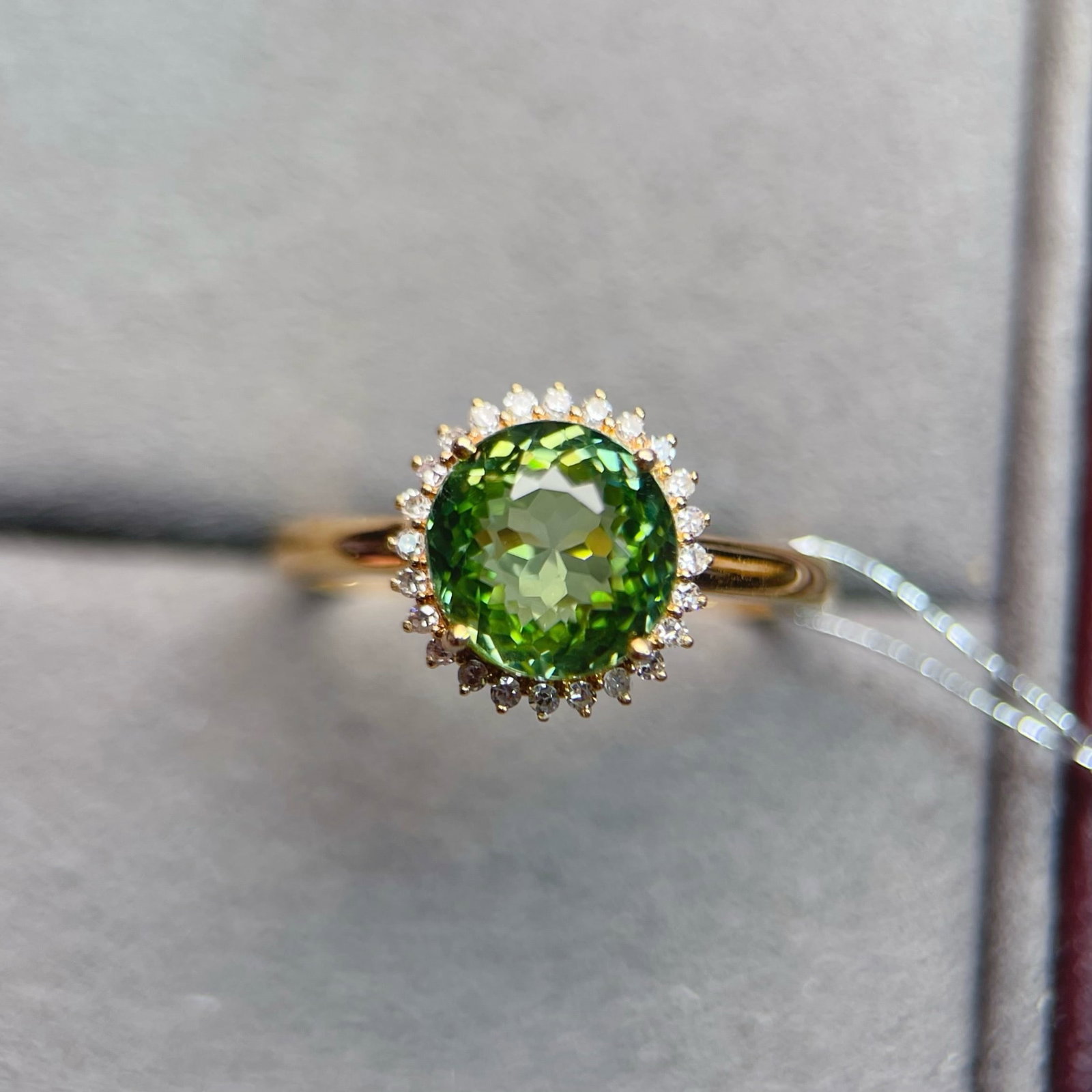 14k Gold 2.72 Ctw Natural Tourmaline & Diamond Ring: Ref:231036165 // gold content:14k gold // ring size:7. 25us // // main gemstone:tourmaline // shape:oval // carat weight:2. 6ct // color:green // treatment:natural // // adjacent gemstone 2 : diamond