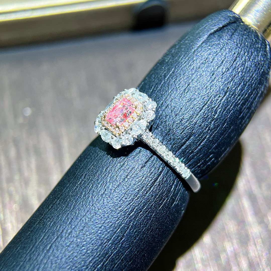 14k Gold 0.5 Ct Natural Pink Diamond & Diamond Ring - 2