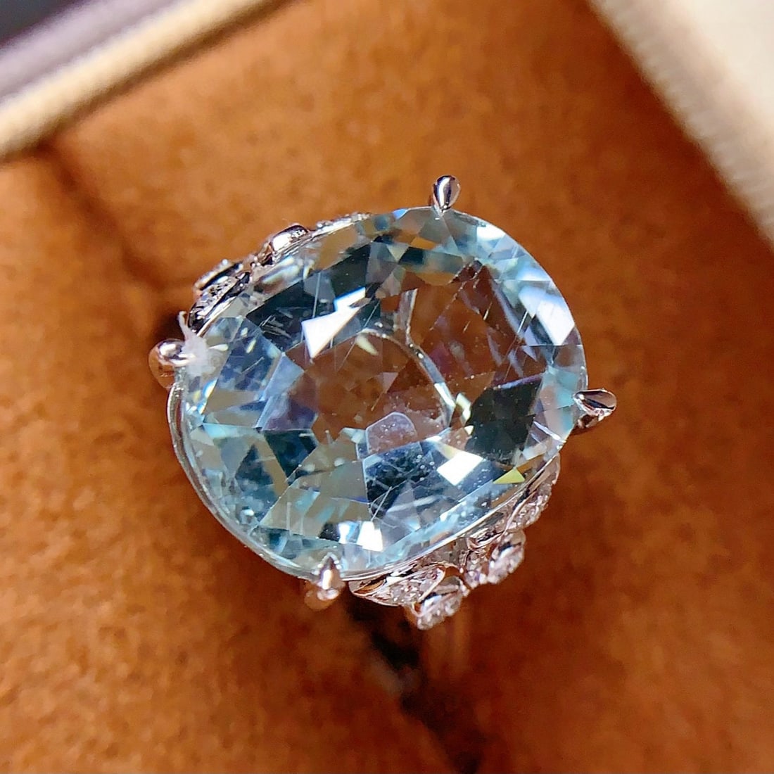 14k Gold 9.6 Ct Natural Aquamarine & Diamond Ring - 3
