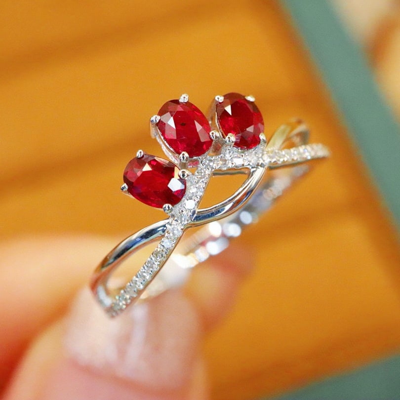 14k Gold 0.69 Ctw Natural Ruby & Diamond Ring: Ref:231036198 // gold content:14k gold // ring size:7. 25us // // main gemstone:ruby // shape:oval // carat weight:0. 58ct // color:pigeonblood red // treatment:natural // // adjacent gemstone 2 :