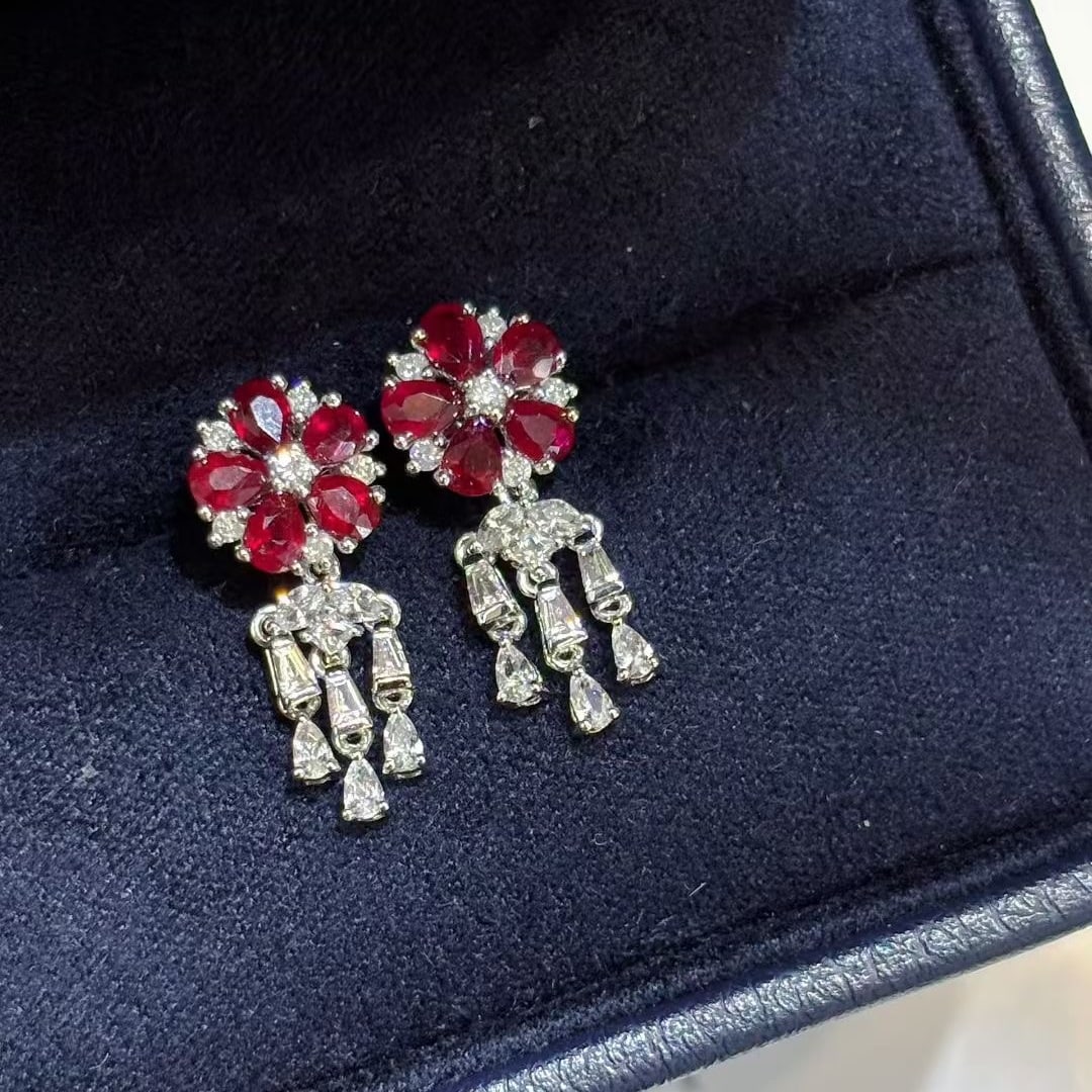 14k Gold 1.3 Ct Natural Ruby & Diamond Earrings: Ref:231036199 // gold content:14k gold // main gemstone:ruby // shape:pear // carat weight:1. 3ct // color:pigeonblood red // treatment:natural // // adjacent gemstone 2 : diamond // shape:multiply