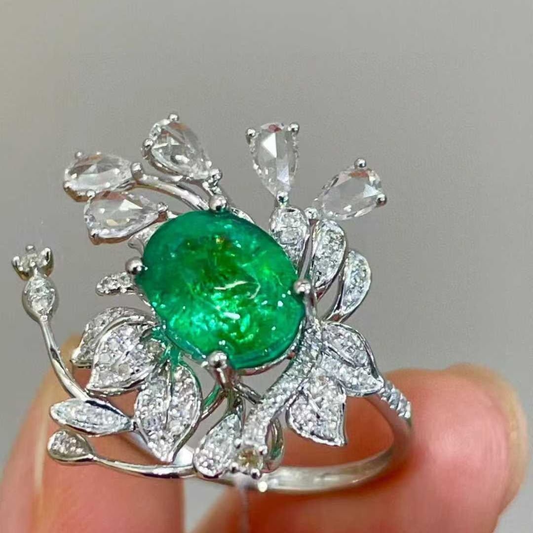 14k Gold 2.3 Ct Vivid Green Natural Emerald & Diamond & Sapphire Ring - 2