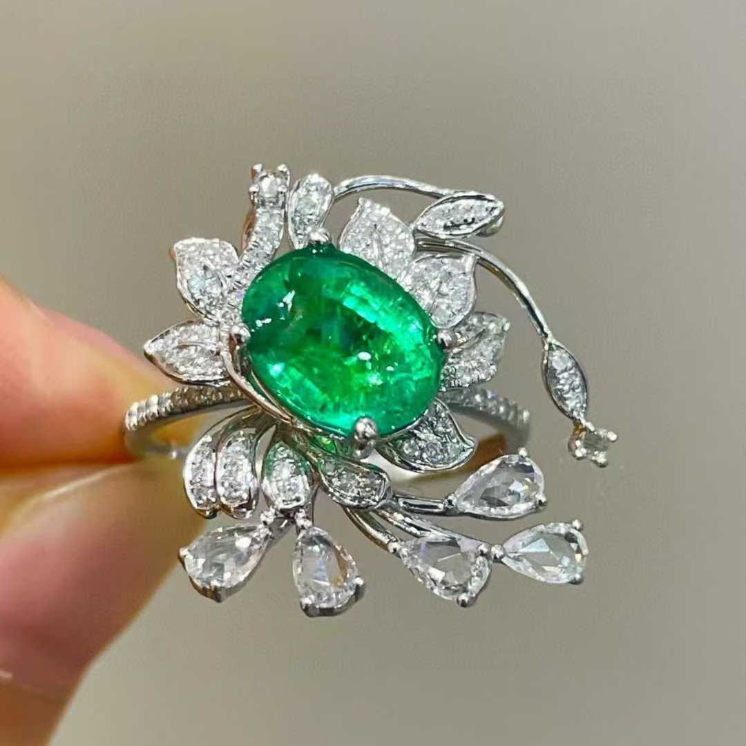 14k Gold 2.3 Ct Vivid Green Natural Emerald & Diamond & Sapphire Ring - 3