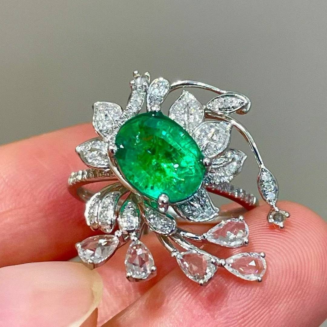 14k Gold 2.3 Ct Vivid Green Natural Emerald & Diamond & Sapphire Ring - 4