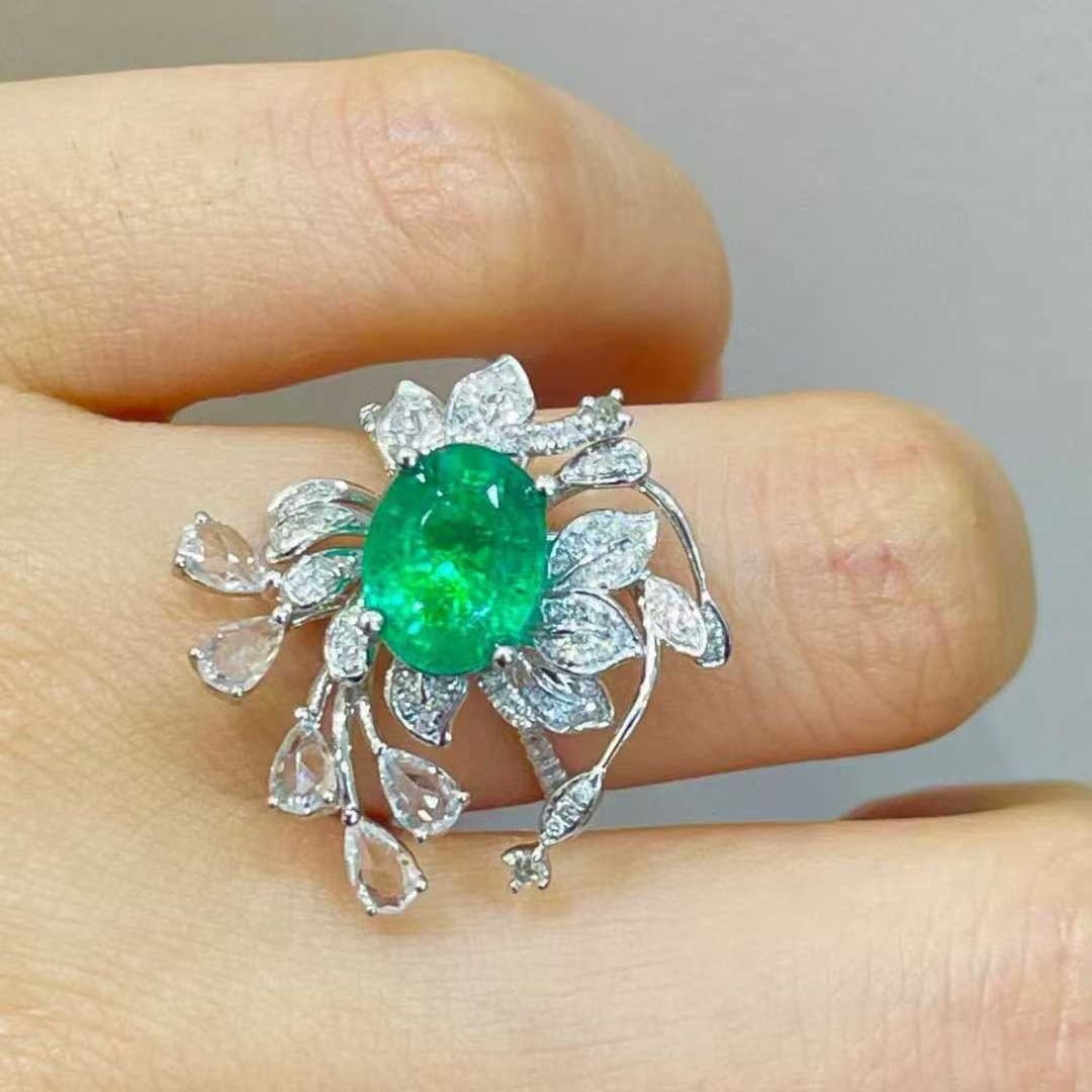 14k Gold 2.3 Ct Vivid Green Natural Emerald & Diamond & Sapphire Ring - 6