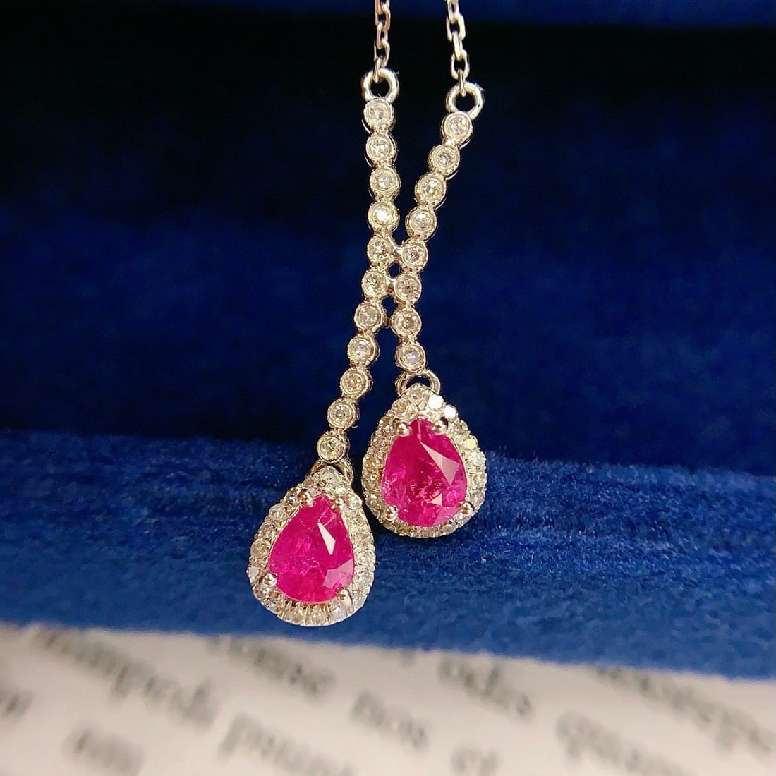 14k Gold 0.8 Ct Natural Ruby & Diamond Necklace: Ref:231036207 // gold content:14k gold // main gemstone:ruby // shape:pear // carat weight:0. 8ct // color:red // treatment:natural // // adjacent gemstone 2 : diamond // number of stones:57 //