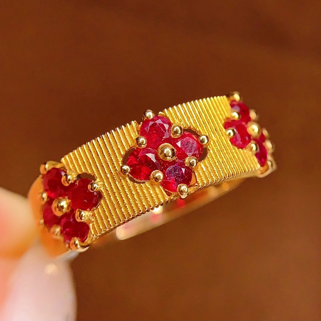 14k Gold 1.2 Ct Natural Ruby Ring: Ref:231036208 // gold content:14k gold // ring size:7. 25us // // main gemstone:ruby // shape:round // carat weight:1. 2ct // color:red // treatment:natural // cut grade:g // High Estimate: 5300 Low