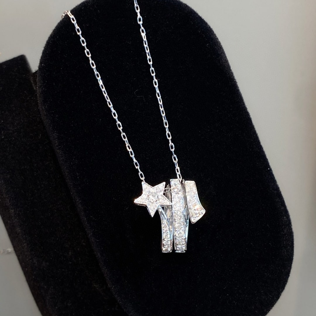 14k Gold 0.38 Ct Natural H Diamond Necklace: Ref:231036218 // gold content:14k gold // main gemstone:diamond // shape:round // carat weight:0. 38ct // clarity grade:vs-si // color:h // treatment:natural // cut grade:g // Low Estimate: 2400