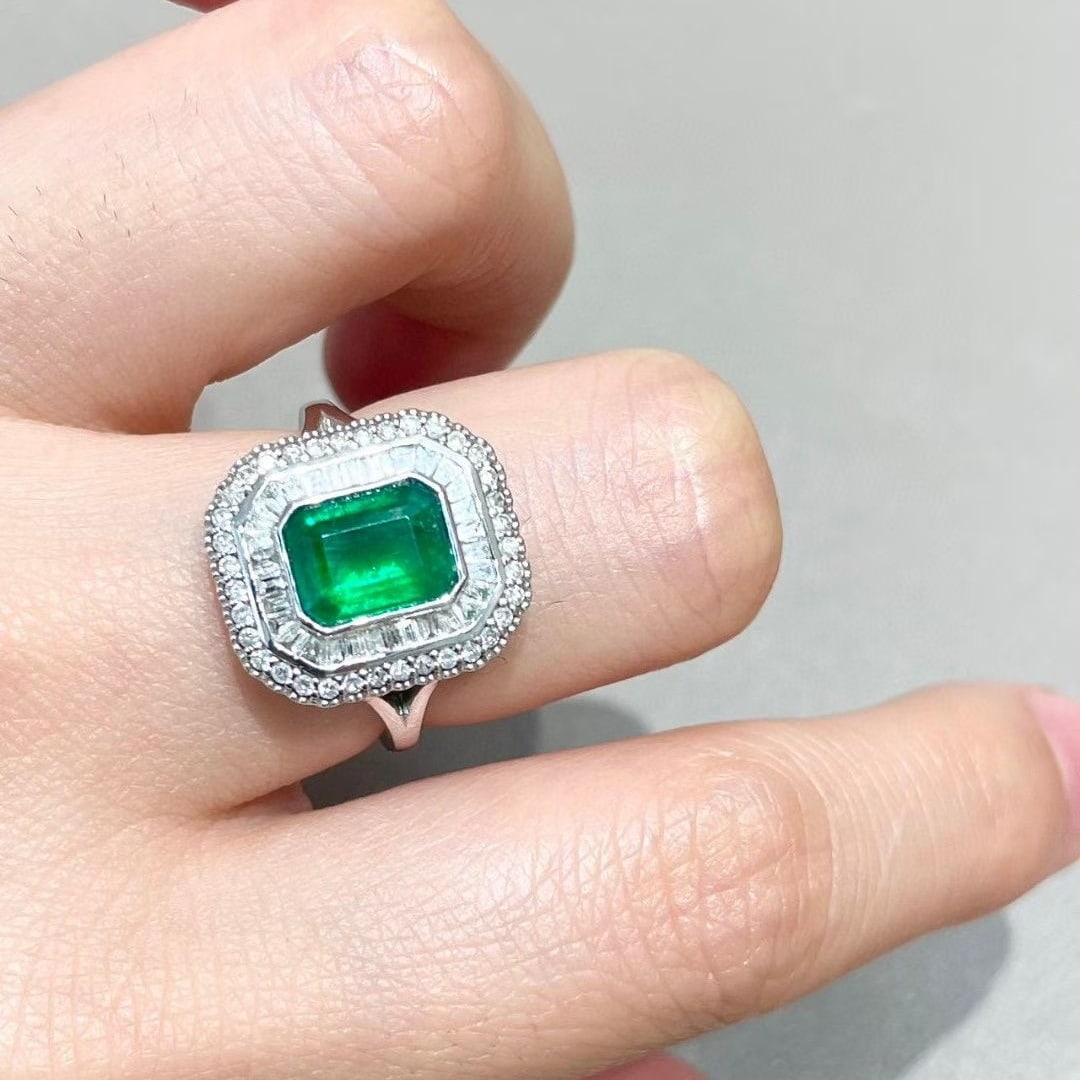 14k Gold 1.5 Ct Vivid Green Natural Emerald & Diamond Ring - 6