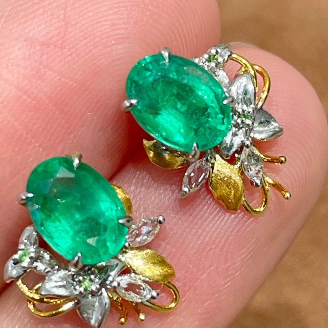 14k Gold 1.8 Ct Natural Emerald & Sapphire & Diamond Earrings - 3