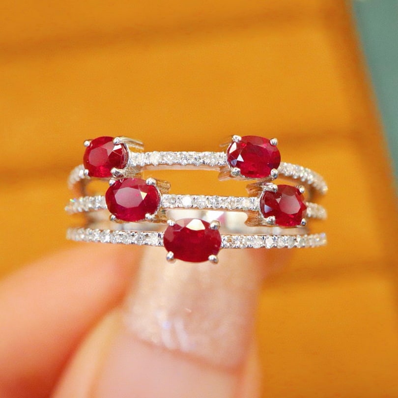 14k Gold 1.22 Ctw Natural Ruby & Diamond Ring: Ref:231036236 // gold content:14k gold // ring size:7. 25us // // main gemstone:ruby // shape:oval // carat weight:1. 02ct // color:pigeonblood red // treatment:natural // // adjacent gemstone 2 :