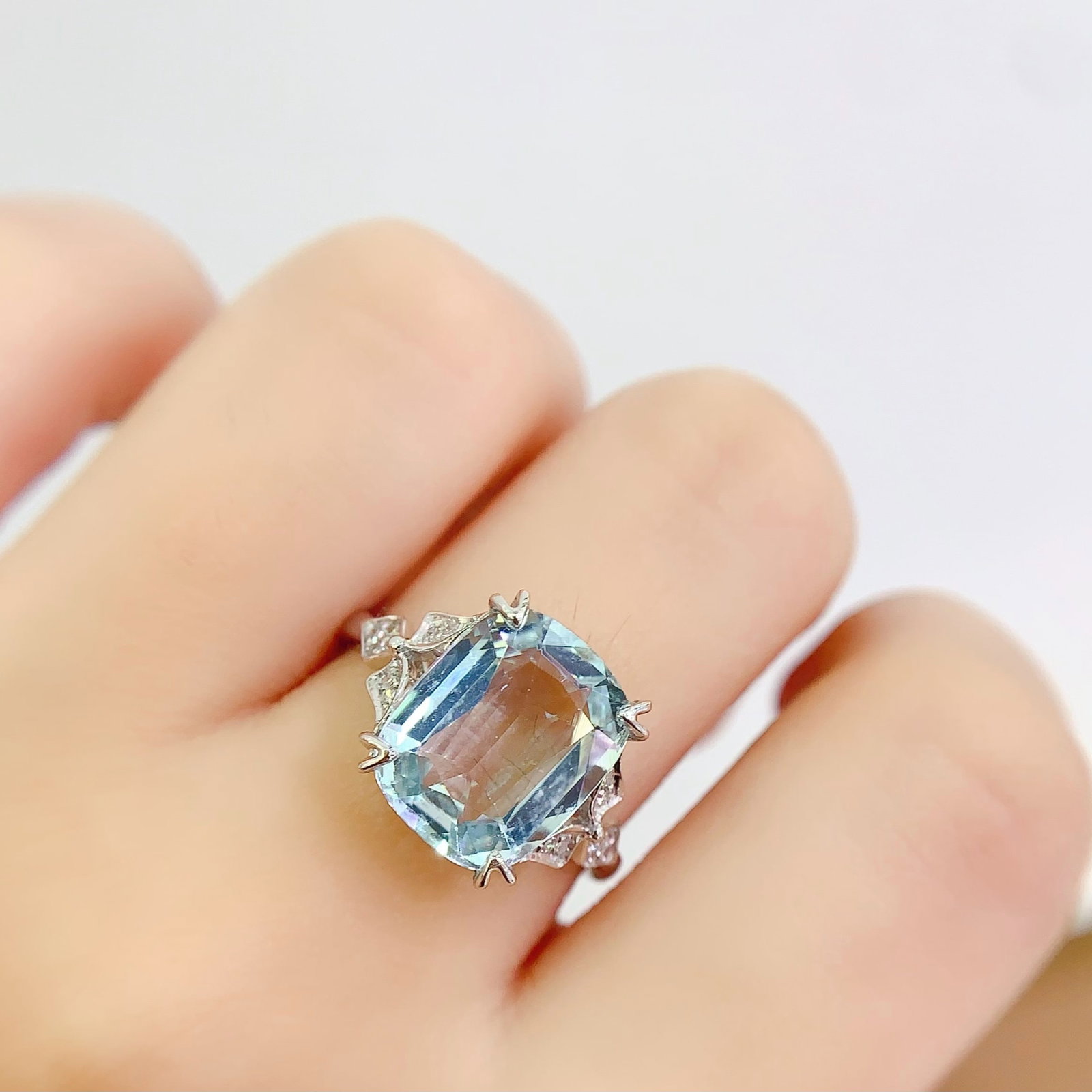 14k Gold 6.6 Ct Natural Aquamarine & Diamond Ring - 3