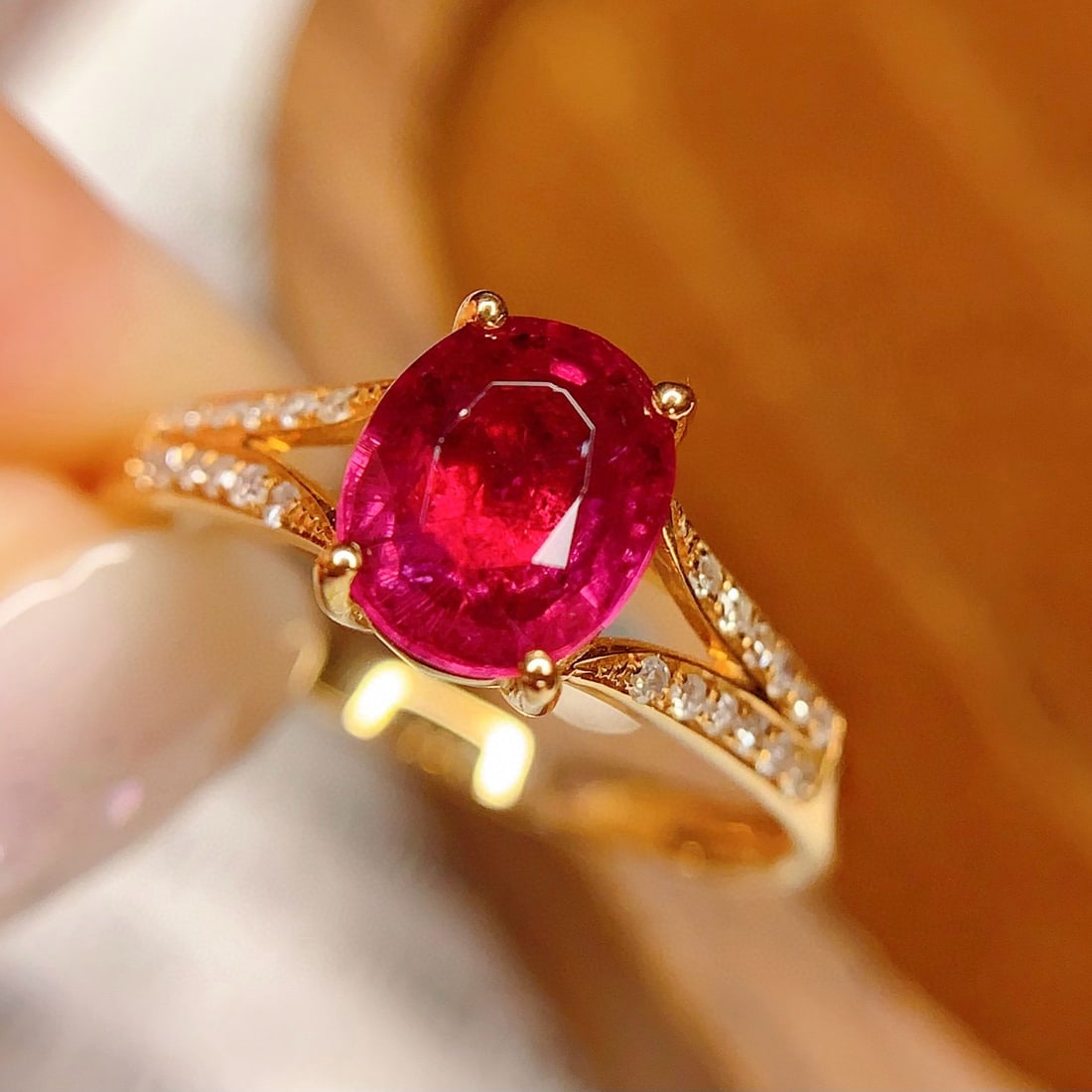 14k Gold 1.5 Ct Natural Tourmaline & Diamond Ring: Ref:231036254 // gold content:14k gold // ring size:7. 25us // // main gemstone:tourmaline // shape:oval // carat weight:1. 5ct // color:red // treatment:natural // // adjacent gemstone 2 : diamond