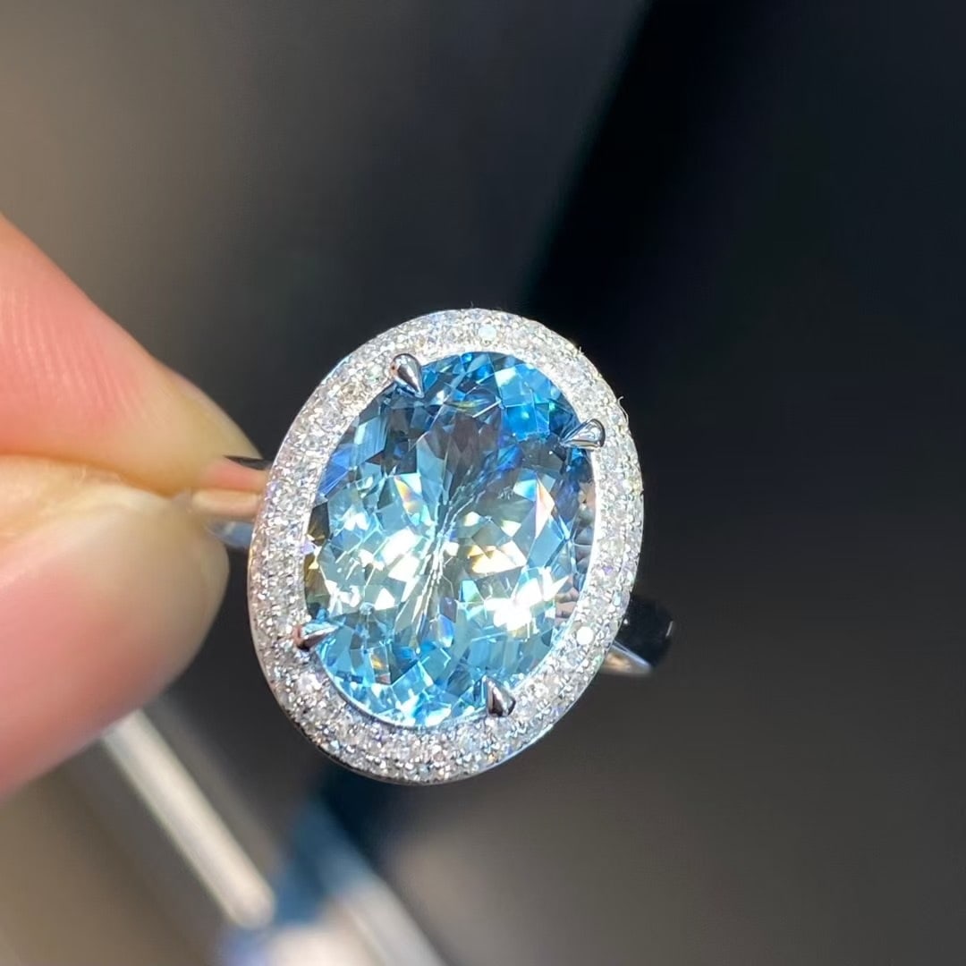 14k Gold 5.16 Ctw Natural Aquamarine & Diamond Ring: Ref:231036260 // gold content:14k gold // ring size:7. 25us // // main gemstone:aquamarine // shape:oval // carat weight:4. 76ct // color:santa maria color // treatment:natural // // adjacent gemstone